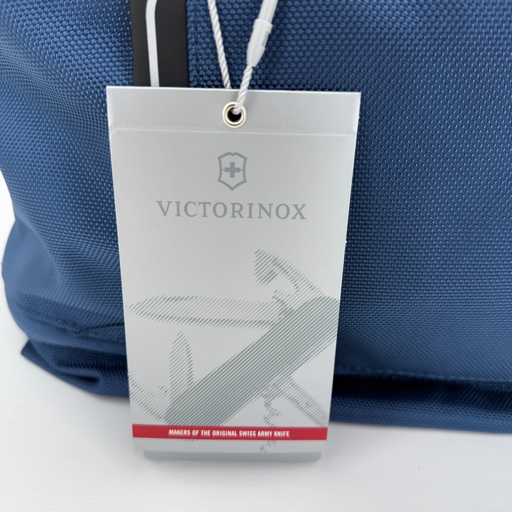 Victorinox Werks Traveler 6.0 Weekender Tote Bag Black Drop Down Expansion New - Picture 2 of 8